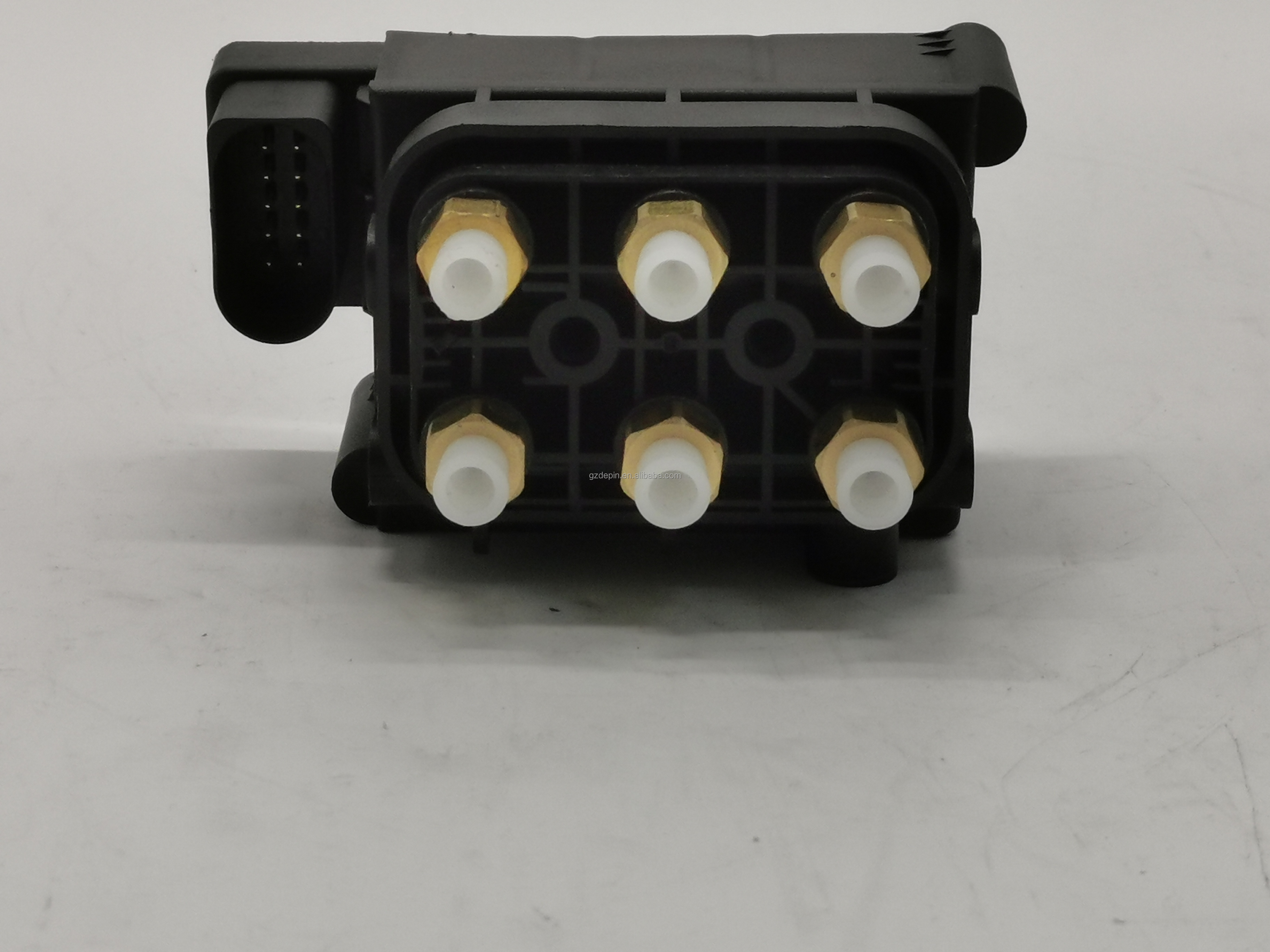 Air Suspension Solenoid Valve Block for Audi Q7 4L 7P Porsche 955 958 OE NO. 95835890300