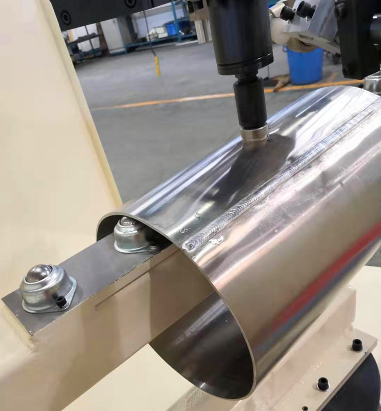 Precision Cylinder Nut Gas Shielding Welding Machine For Compression Hydropneumatic Tanks