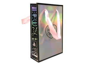China Bespoke Luxury Hologram Paper Shopping Bags Online With Artwork Printing wholesale