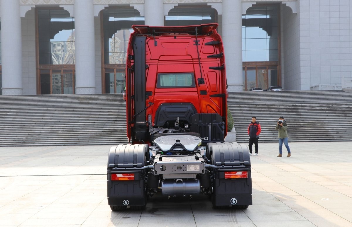 Hot Sale Shacman Truck Price X6000 New Trailer Head Truck Tractor Trucks