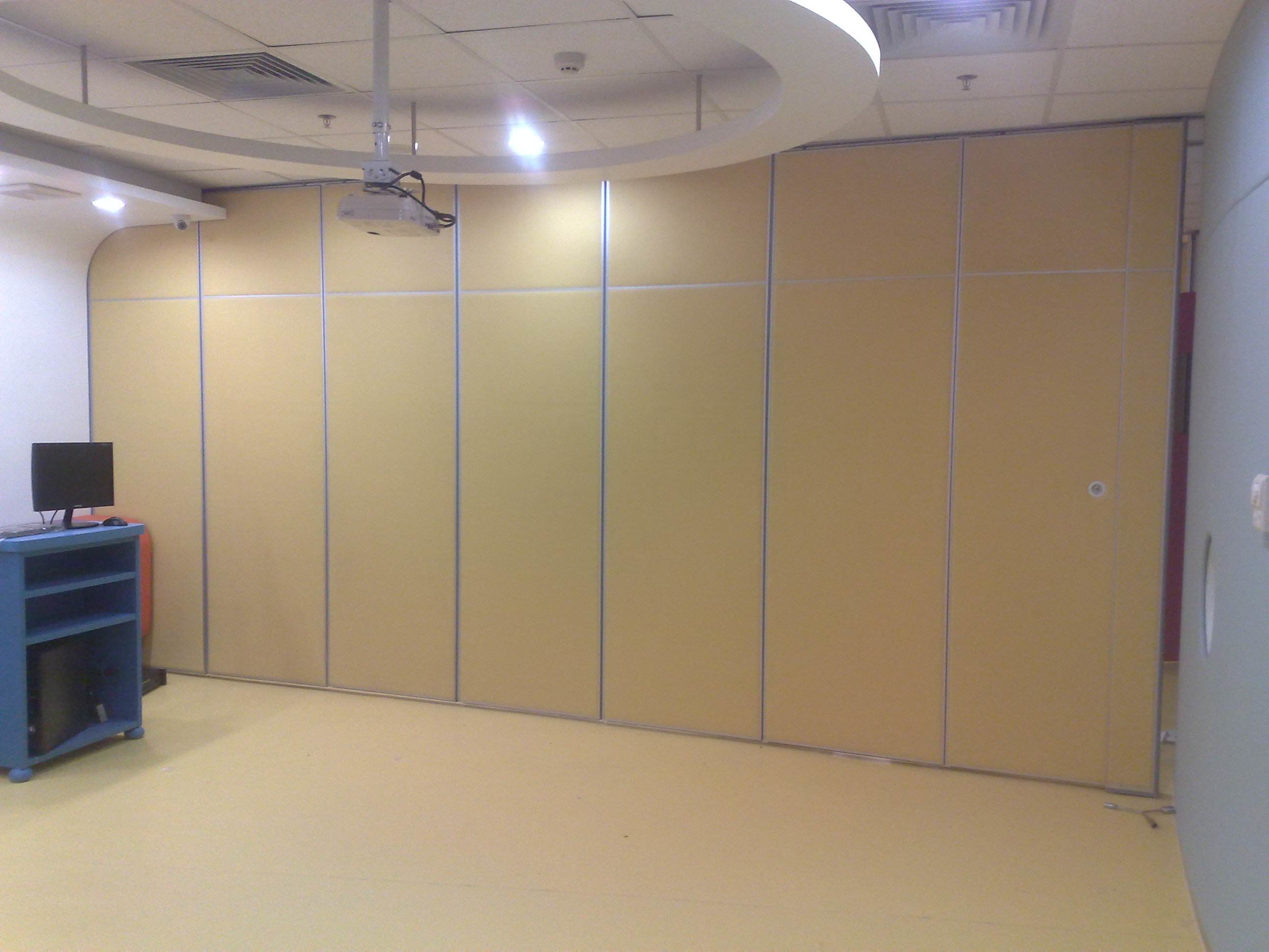 Laminate Sound Absorbing Restaurant Movable Partition Walls Width 3 * 10550 Mm