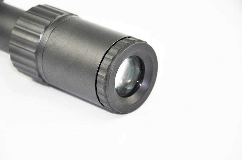 Sabpack Thermal Imaging Rifle Scope Long Life Time Waterproof 1800 Meter Distance