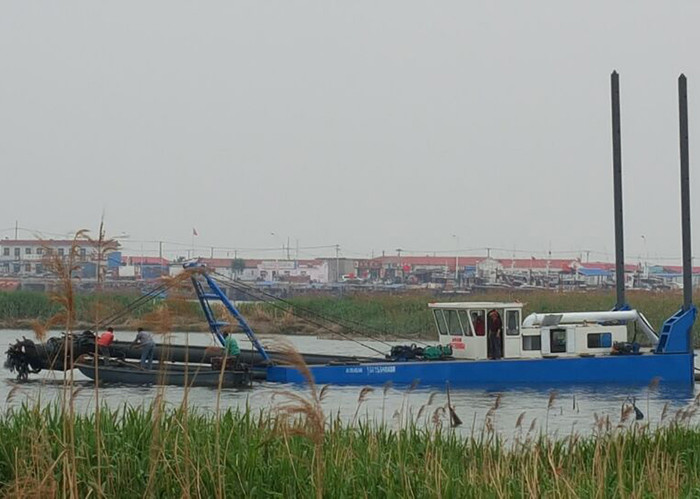 Diesel 150cbm/H Blue Color Cutter Head Dredge / 16kw River Dredging Machine