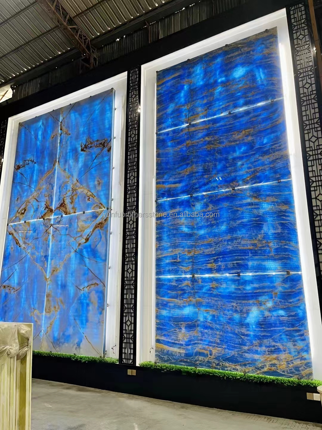 Natural Translucent Blue Onyx Stone Slab for TV Background Wall Panel in Golden Blue