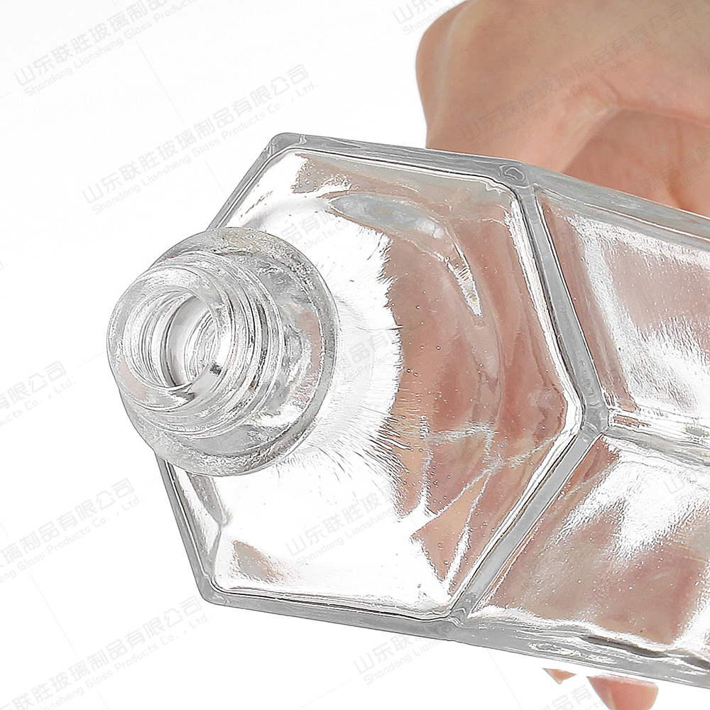 Surface Handling Hot Stamping 500ml Hexagon Glass Bottle for Wine and Handling