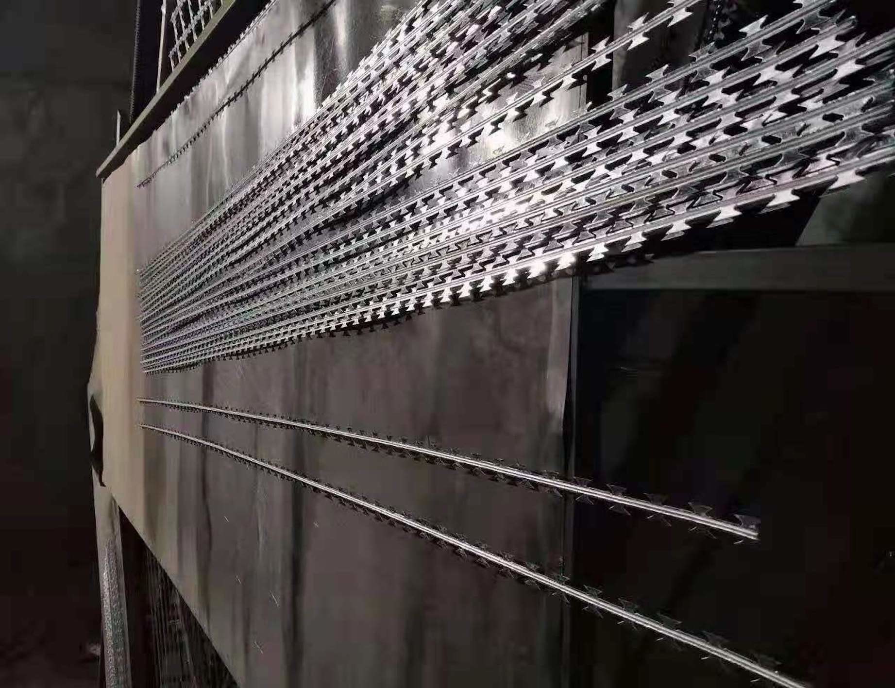 Snake Belly Razor Barbed Wire 500mm 10M Security Razor Wire Fencing