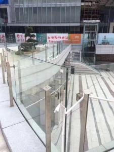 China Middle East popular glass balcony railing stainless steel posts wholesale