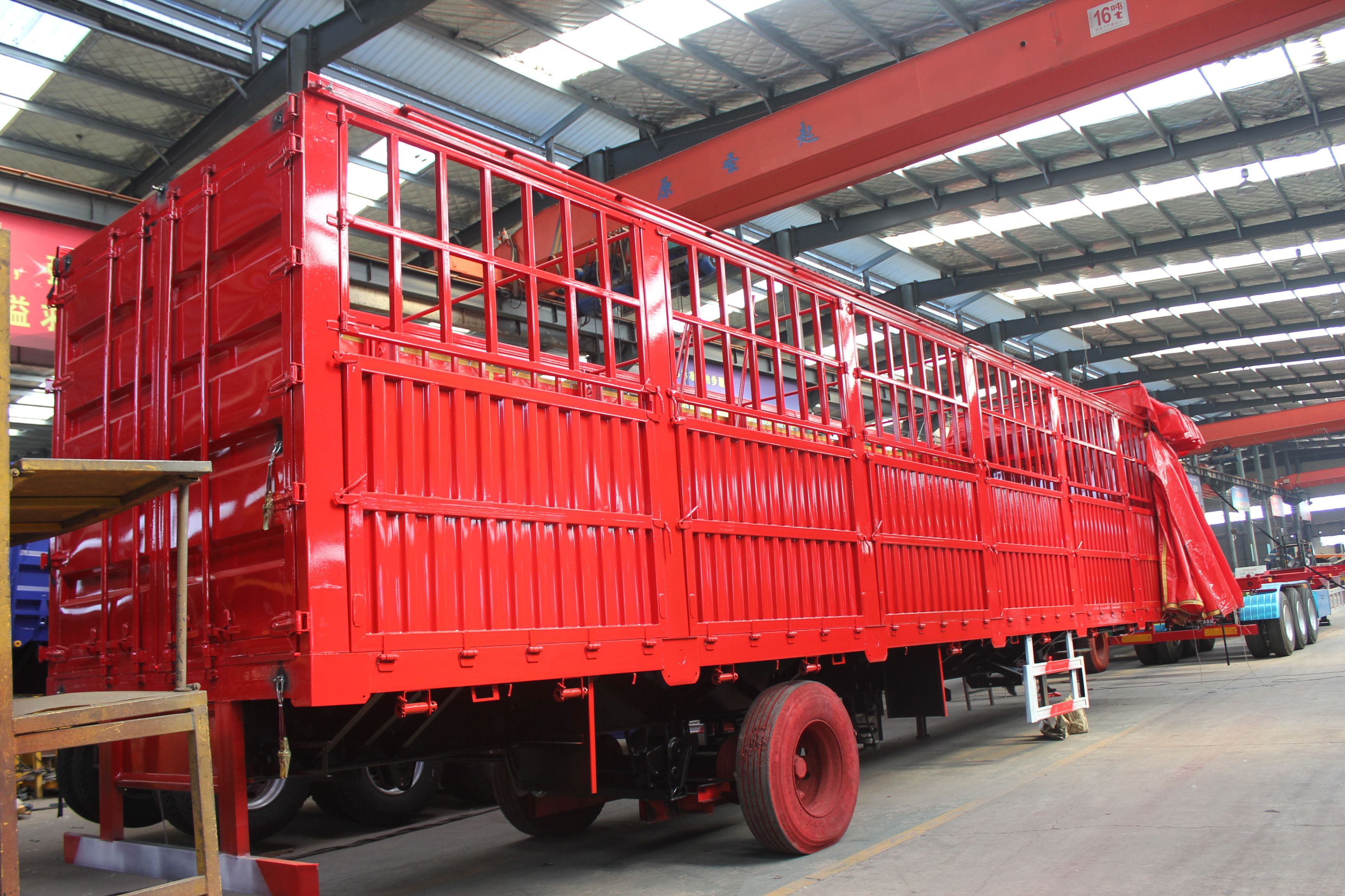 Side Wall/Curtain Side/Fence Semi Trailer with Mechanical Suspension and 12R22.5 Tires