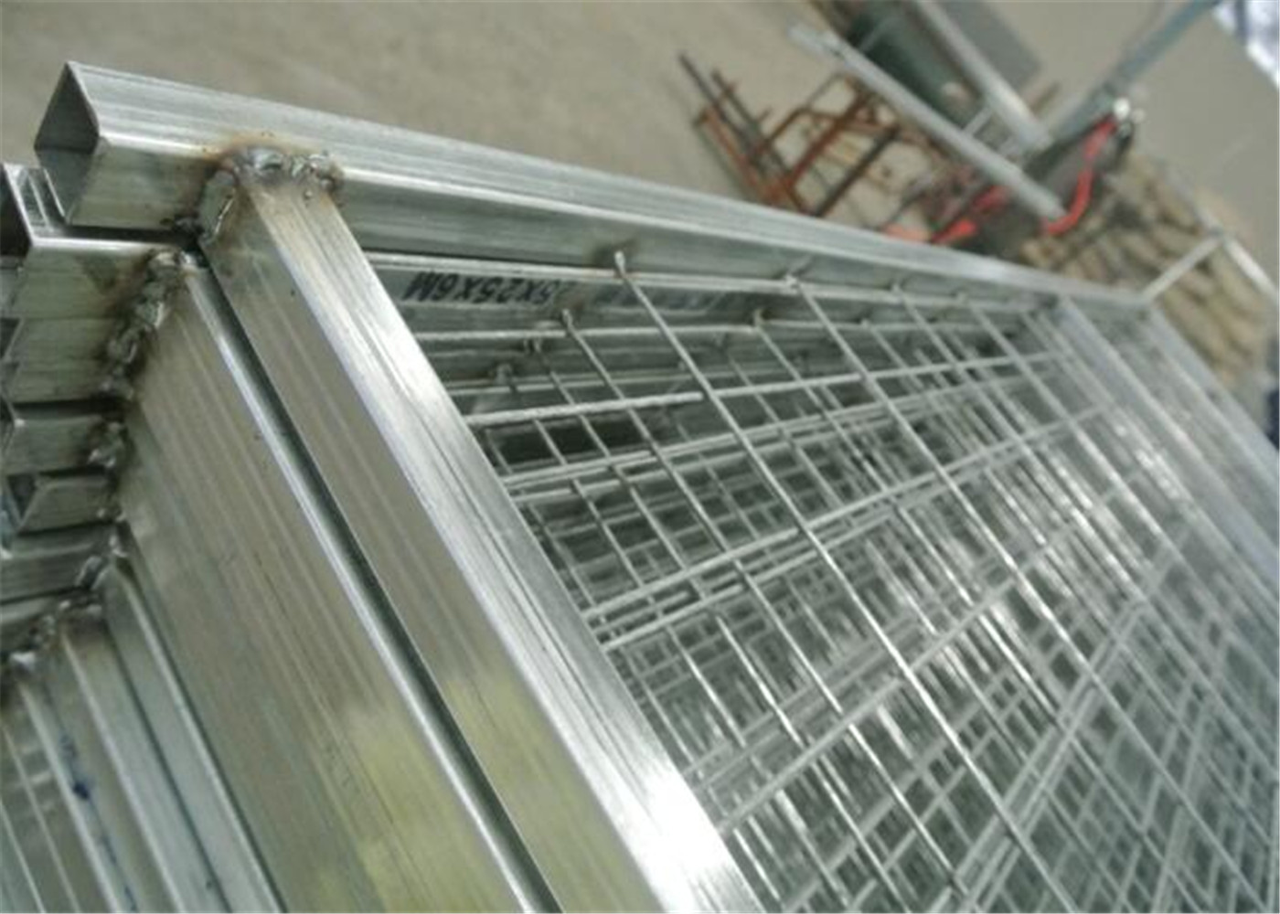 Canada standard Construction Temporary Fencing Panels 6'x9.6' mesh 2"x4"x3.2mm powder coated yellow 1.2"/30mm tubing