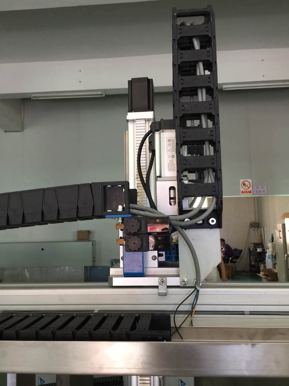 Multi Axis 3KW Auto Spray Paint Machine Single Phase For Wine Bottle