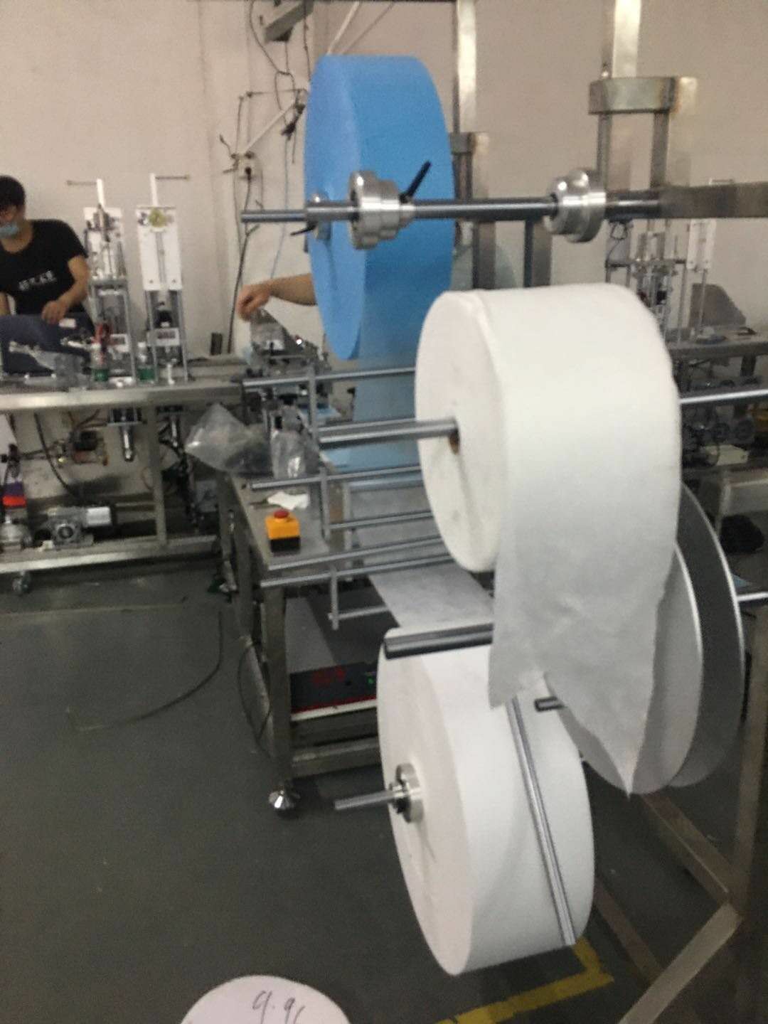 Fully Automatic Non Woven Folded Disposable Surgical 3 Ply Medical Ear-loop Type Face Mask Making Machine