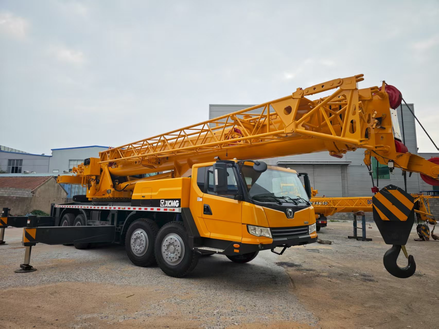XCMG 50 Ton Mobile Crane for Sale - Heavy Duty Hydraulic Lifting