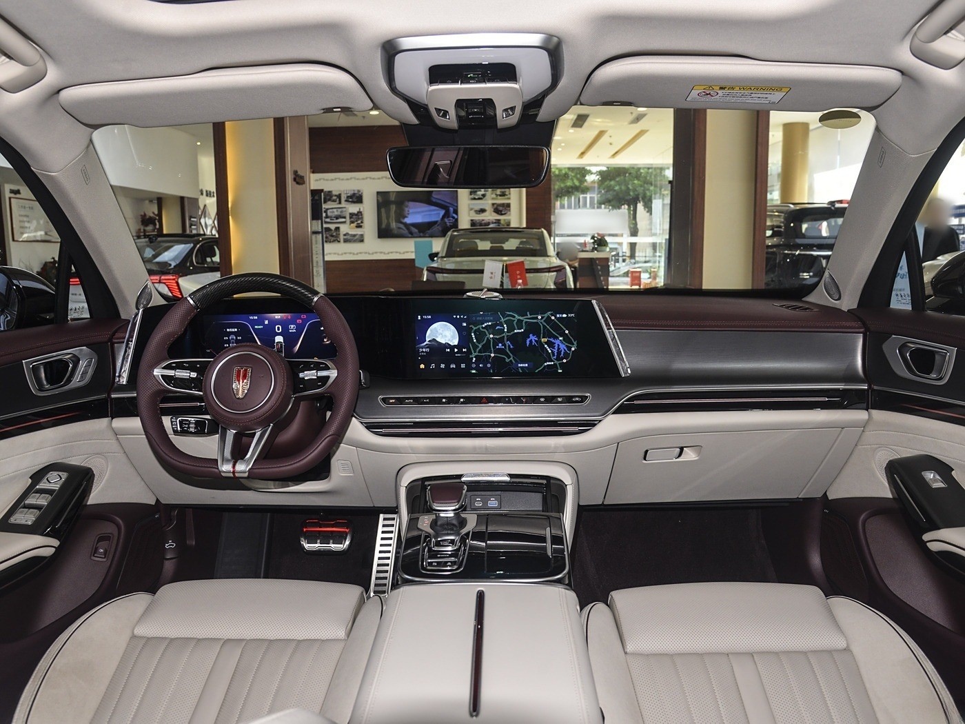 252 Horsepower 2.0t H9 Hongqi Chinese Car Fuel Saving Business Space