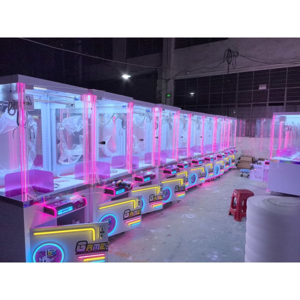 Entertainment Coin Operated Plastic Magic Coin Claw Machine Player Doll Crane Machine