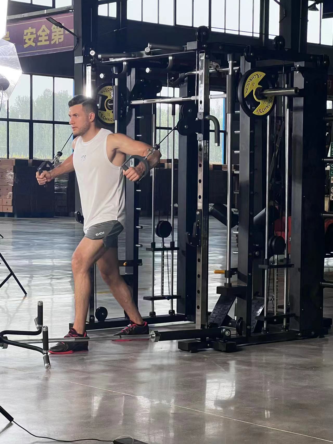 Indoor Multi Function Smith Machine All In One Gym Equipment With Weight Stacks