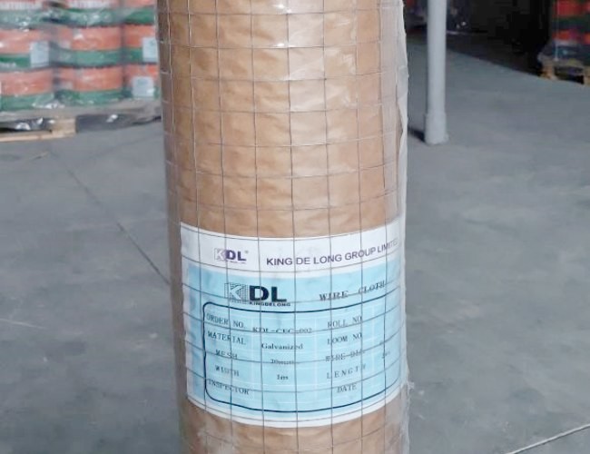 Rust Resistant Galvanized Surface Welded Wire Fencing Rolls 1.5mm Diameter