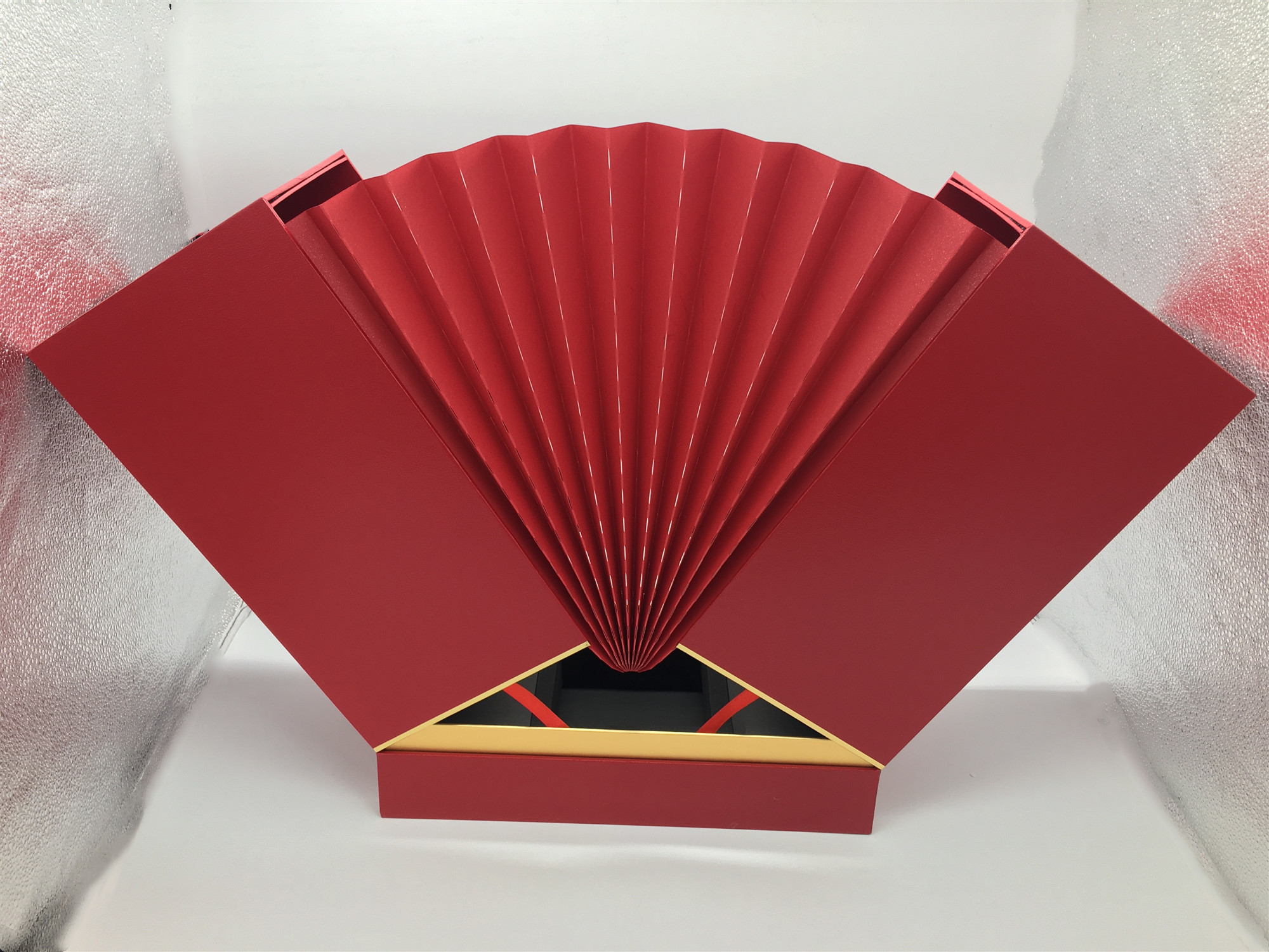 Fan Shaped Open PU Leather Box / Magnetic 3 Wine Bottles Red Paper Cardboard Box