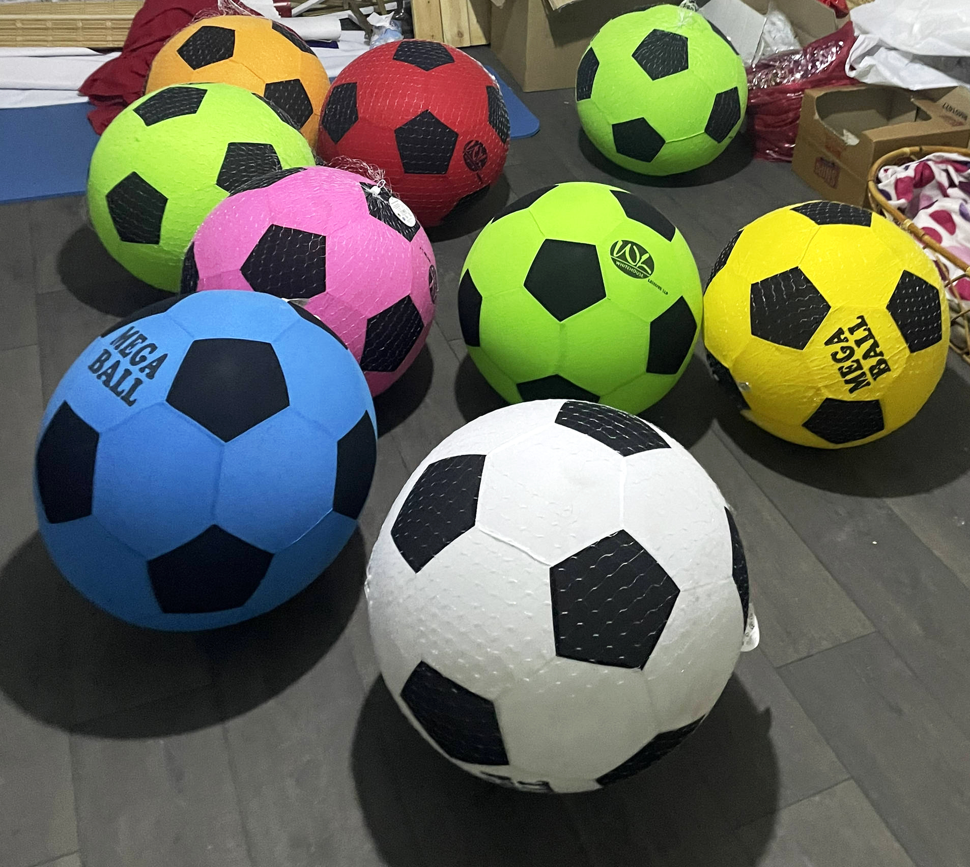 Outdoor Play 40cm Inflatable Mesh Bouncing Football Kids Ball Outdoor Toy for Children