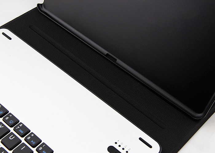 Standard Bluetooth 3.0 Ipad Air Keyboard Case Easy Snap And Remove 500g