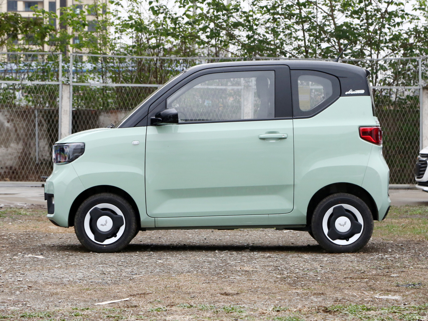 Electric car Wu ling factory direct sales Hongguang MINIEV 2022 easy model travel convenience lithium iron phosphate new car