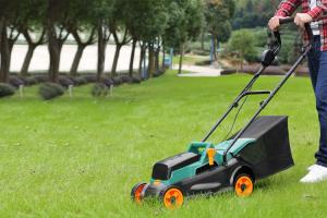 China 40V LI-ION Battery Grass Cutting Machine / 32cm Recharge Electric Lawn Mower wholesale