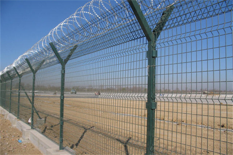 Galvanized Steel Razor Wire And Barbed Wire Fences For High Security Anti Climb Fencing System Supported By Y Posts