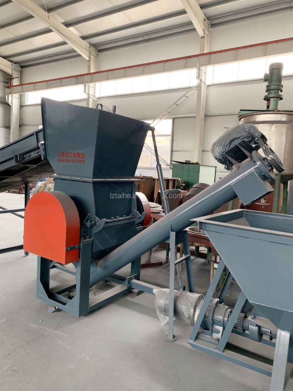 OEM Polystyrene Recycling Machine For PET Bottle Label Separation In Tire Recycling Line
