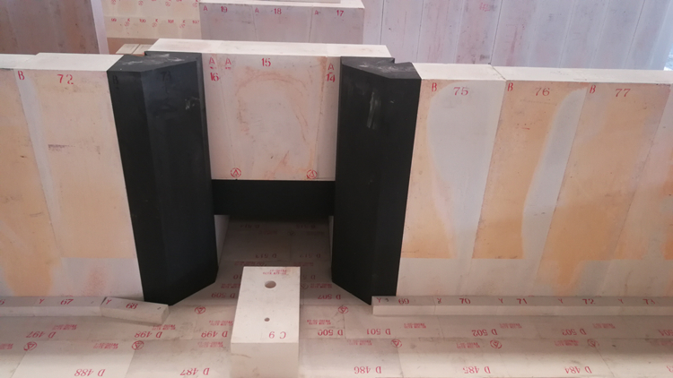 High Chrome Brick CR-94 for Glass Fiber Glass Wool Furnace Lining Raw Material Fused Chrome