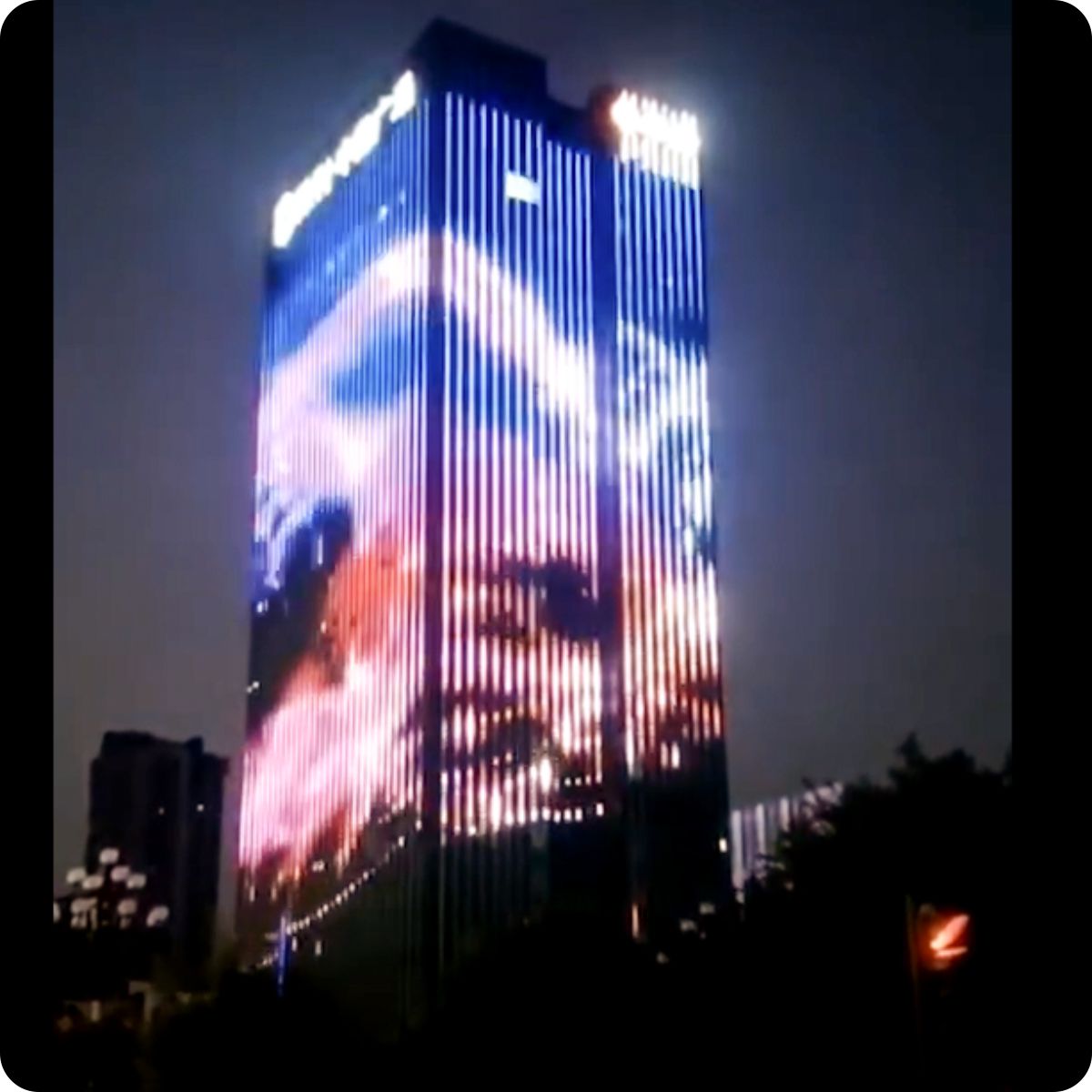 Outdoor Soft LED Curtain Screen with IP68 Rating and 150-Degree Beam Angle