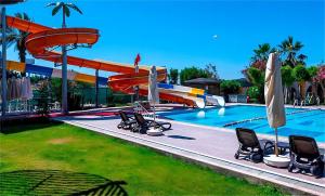 China ODM Indoor Water Park Equipment Swimming Pool Fiberglass Slide wholesale