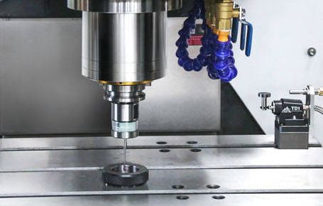 VMC850 5 Axis Machining Center Table Size 1000x500mm Spindle Speed 1-8000rpm