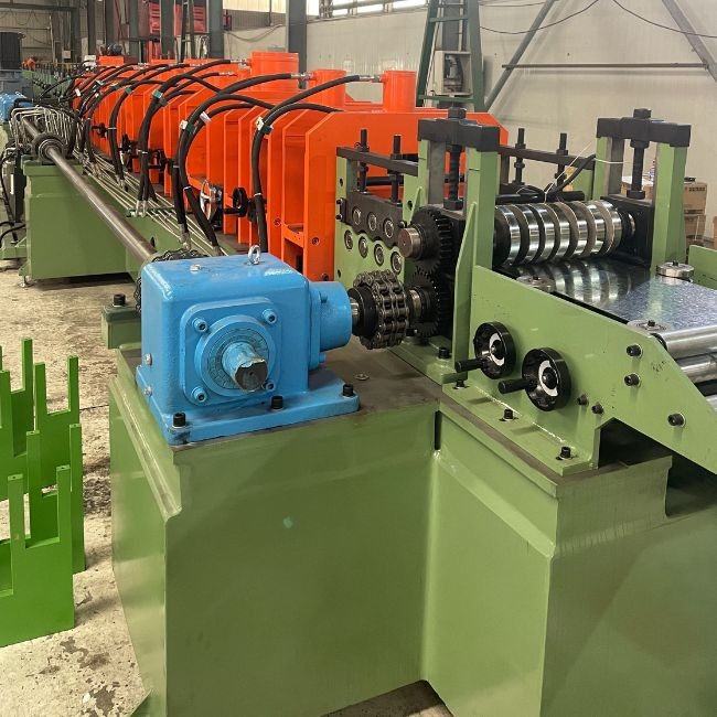 ISO9001 Automatic C Purlin Machine 0-30m/min With GCr15 Steel Rollers / Yaskawa Inverter