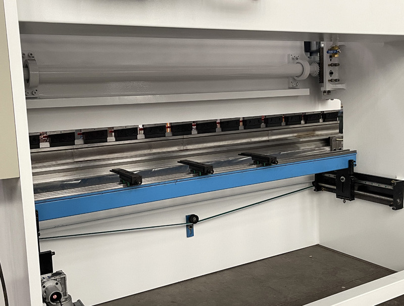 Estun E21 Folding Cnc Press Brake Machine Stainless Steel Black Metal