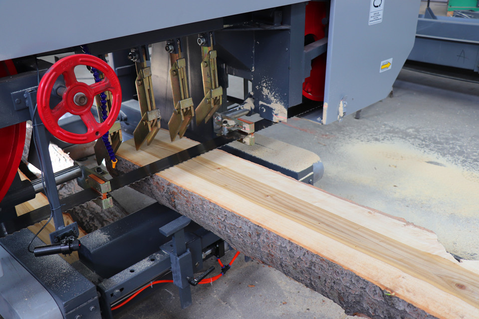 Portable Wood Cutting Band Saw Sawmill Horizontal Wood Band Saw Machine For Wood Working Band Saw For Cutting Wood