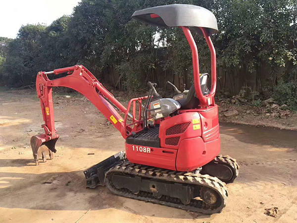 used 2T Kubota U17 hydraulic crawler excavator have high quality with a discount price on construction