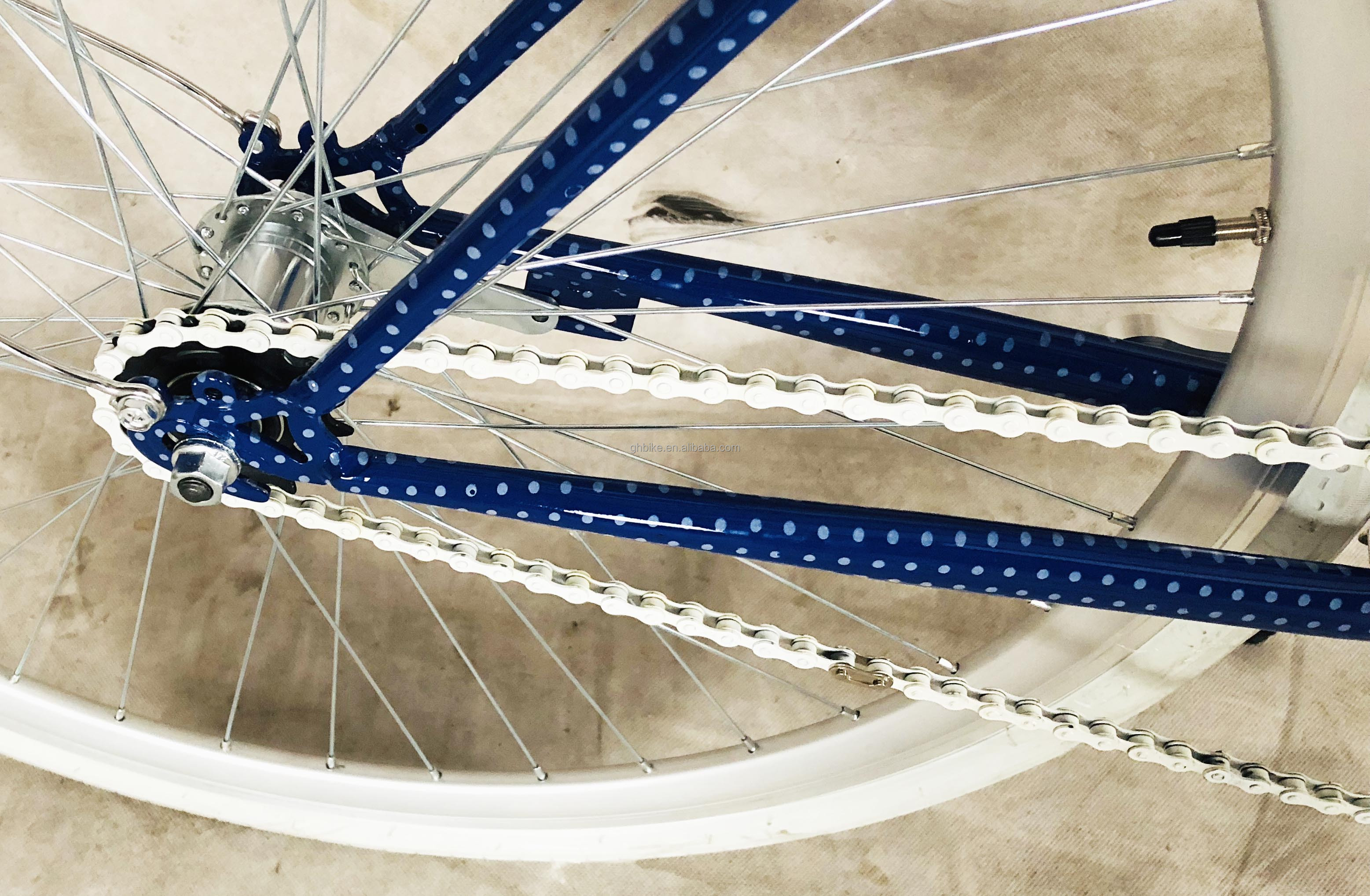 Ordinary Pedal 700C Unisex Bicycle with Simple Design and Coaster Brake