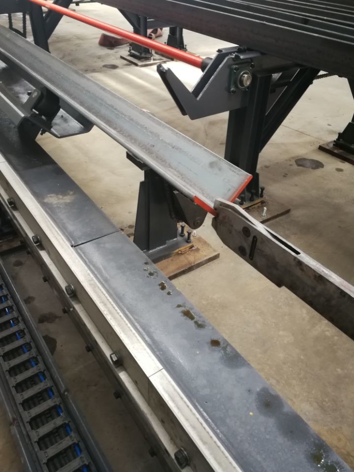 Angle Iron Punching Machine , Angle Iron Cutting Machine Adopt CNC Technology