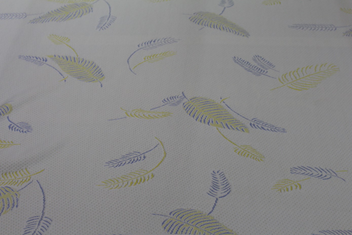 RoHS Anti Tear Polyester Jacquard Mattress Fabric With Leaf Pattern