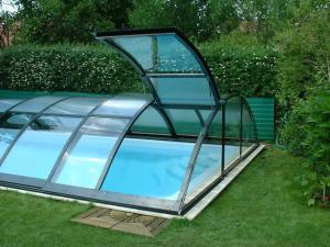 China Custom Bent Glass , Tempered Bent Curved Glass For Pool Fencing wholesale