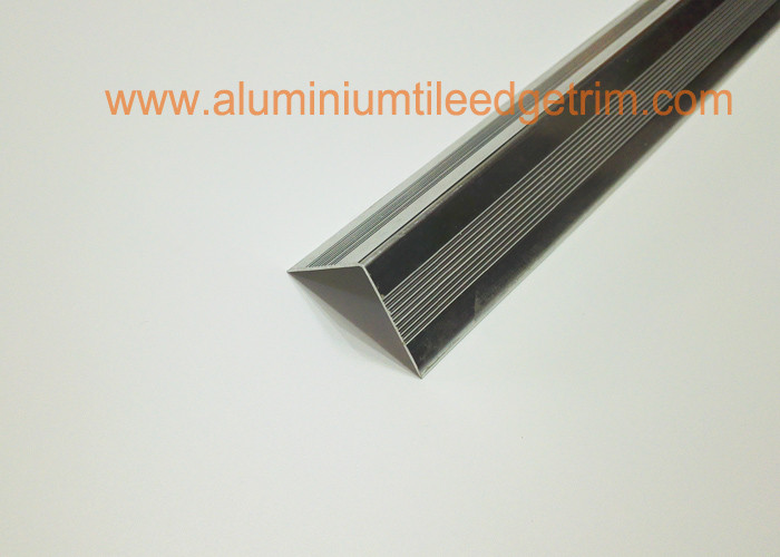 Right Angle Shaped Aluminium Metal Stair Nosing For Concrete Steps Long Lifespan