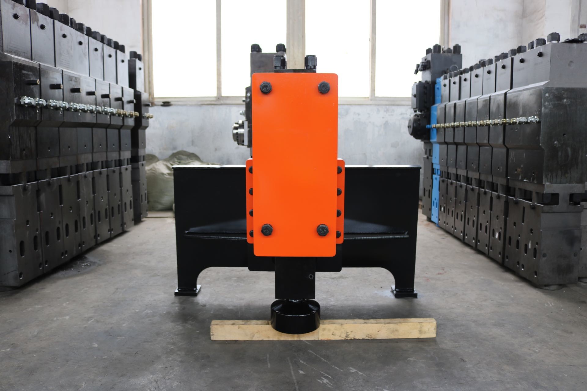 1100 Bpm Hydraulic Hammer Post Driver 2.5 Ton Vibrating Post Driver For Skid Steer