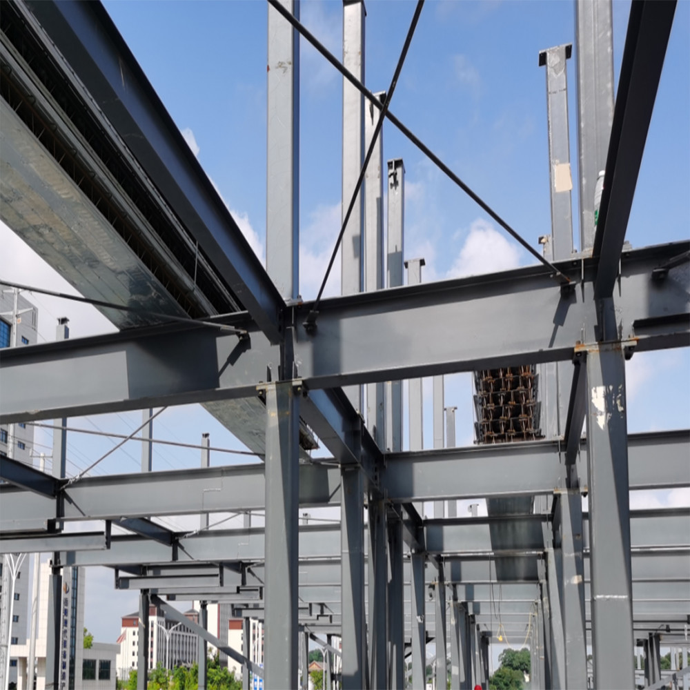 Q235 Construction Pre Fabricated Steel Buildings With Sandwich Panel Roof Cladding