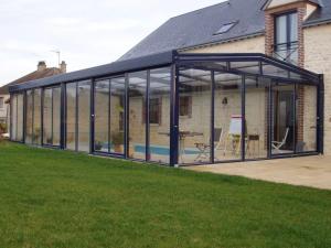 China Modern Aluminum Cube Glass House Weather Resistant High Durability wholesale