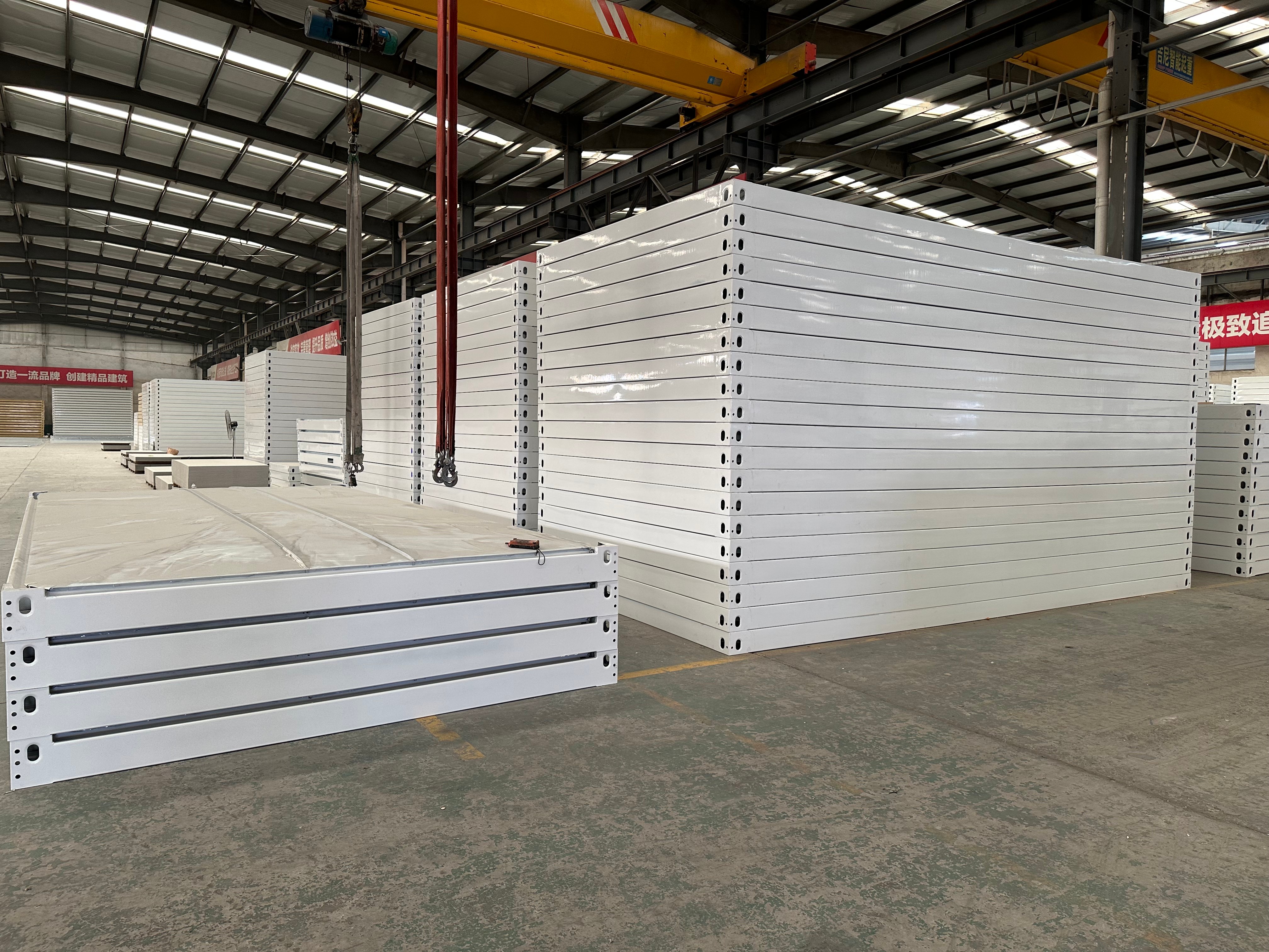 Customized 20FT/40FT Hotel Prefab Modern House Flat Pack Container Villa for Hotel Accommodation Solutions