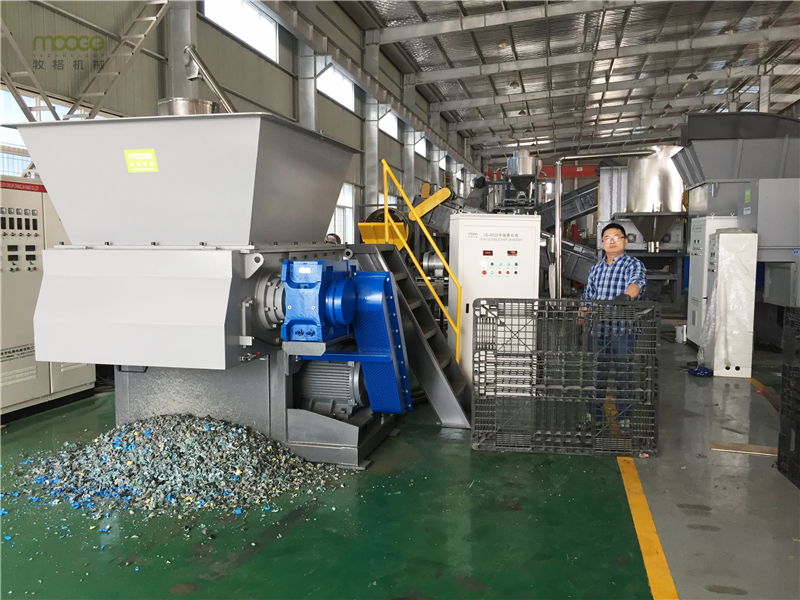 300-2000kg/H Plastic Shredder Machine For Recycling Single Shaft Industrial