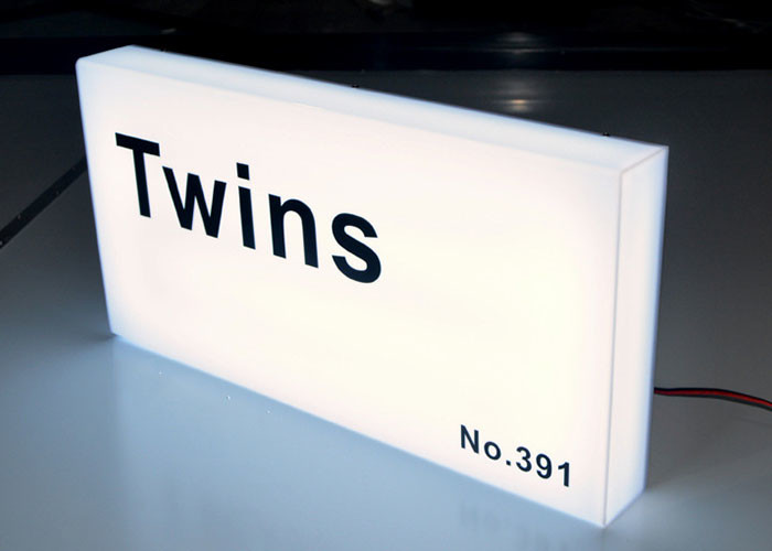 Battery Powered Slim Alphabet Light Box , Edgelight Illuminated Acrylic Light Box Sign