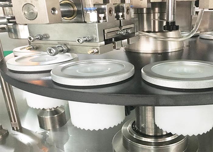 CE Auto Plastic Tube Filling And Sealing Machine Support Hand Cream Tube Filling