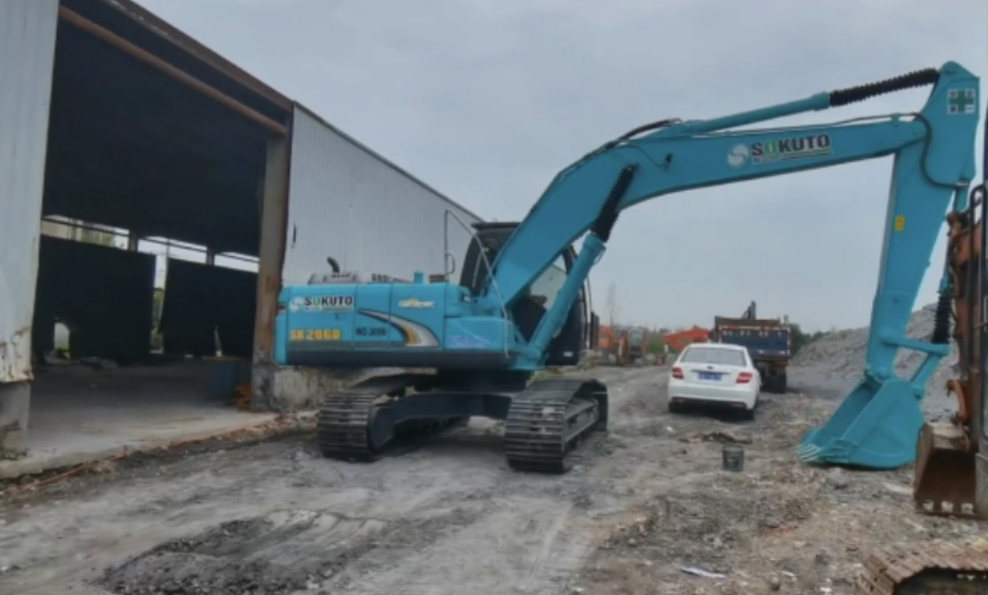 SK200D Kobelco Used Hydraulic Excavator Crawler Excavator 0.93m3 Bucket Used Kubota Digger