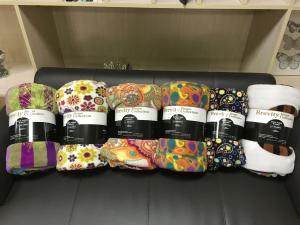 China Polyester Flannel Print Blanket Super Soft , Flower Printed Cute Throw Blankets wholesale