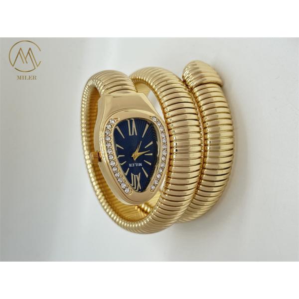 Stainless Steel Strap Watch with Quartz Movement and Water Resistance for Style and Functionality